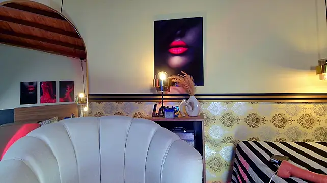 Madissononee live cam on StripChat