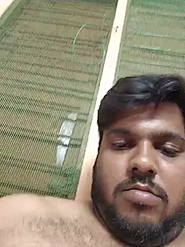 Cutehornyyboiy live cam on StripChat