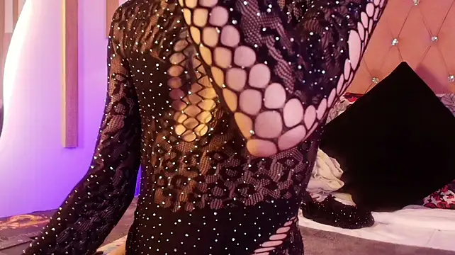 Daphne_Velmont live cam on StripChat