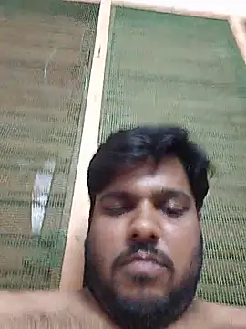 Cutehornyyboiy live cam preview