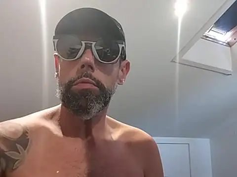 leo_pt_BR live cam on StripChat