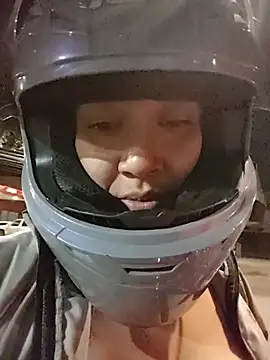 robin_h00t_2 (F young) - Put my Lush inside my ass in public 🥵