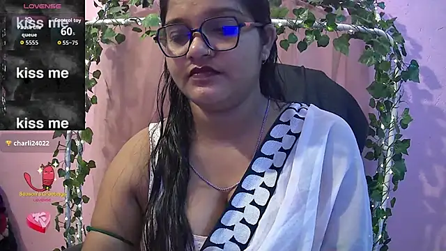 Pari-new live cam on StripChat