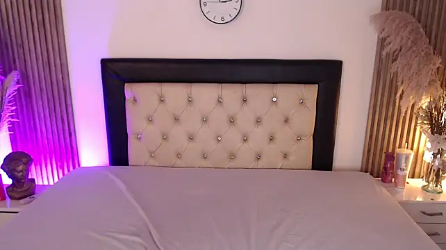 Sia_Foxx01 live cam on StripChat