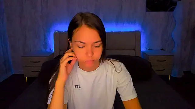 AlexaBarkley live cam on StripChat