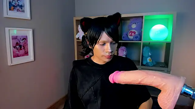 NekoboiPetiole live cam on StripChat