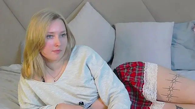 MarianeSun live cam on StripChat