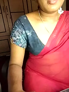 Tamil_Kavitha live cam on StripChat