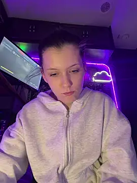 lilactease (F teen) - ✨💦deep throat dildo💦✨