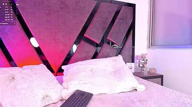 Jazminn_01 live cam on StripChat