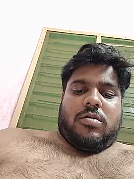 Cutehornyyboiy live cam preview