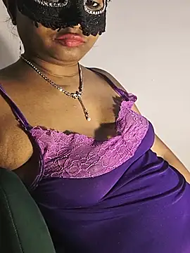 DIRTYSECRET_QUEEN_07
