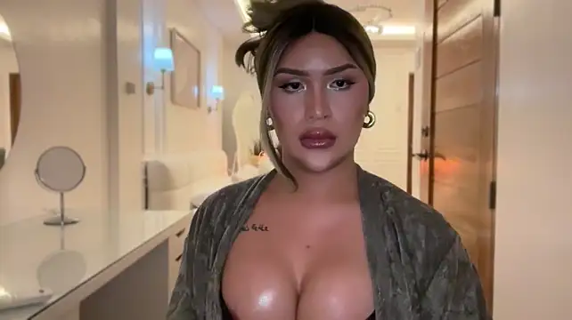 Your_Majesty_Tyra live cam preview