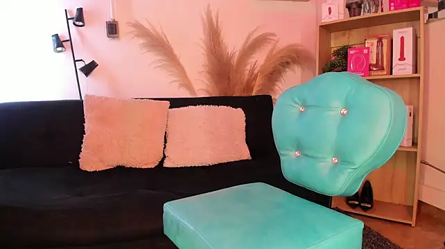 Tylla__