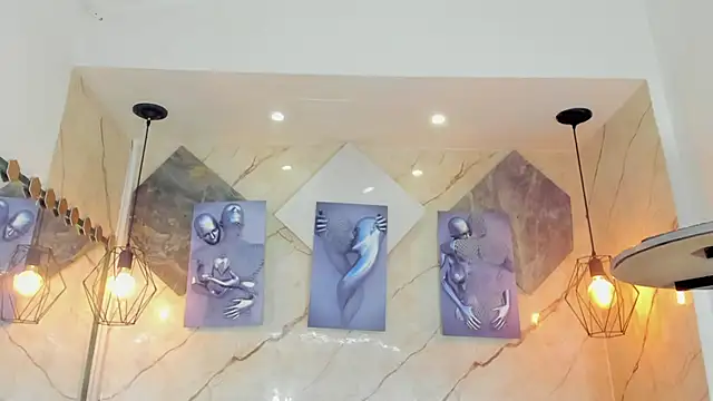 GirlsRoyalsTwink