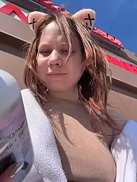 SlavicCandy live sex cam