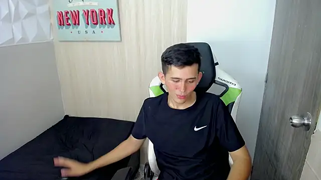 jaxblue_ (M twink) - BBY IS CUTE😘