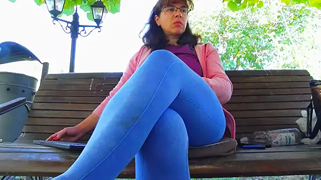 PublicBigLabiaMelly