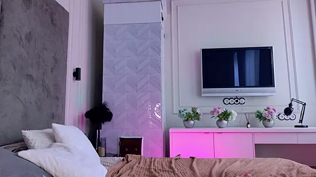 Liv_Fay