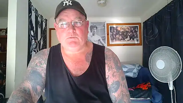 KINKYBLUEYES69
