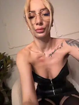 AngieShae live cam preview