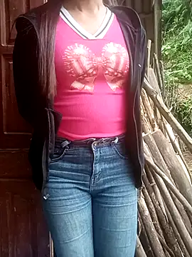 lina-lovebaby live cam on StripChat