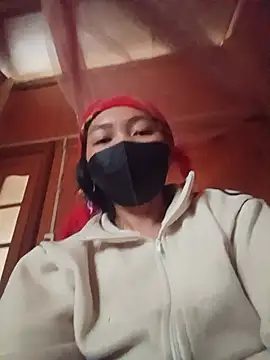 Hiha-nn live cam on StripChat