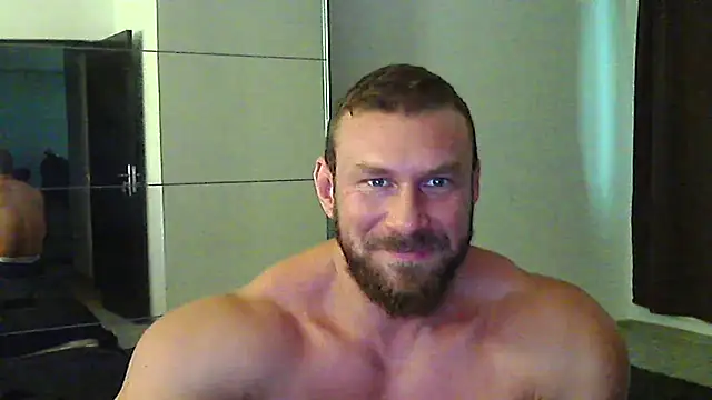 muscularkevin (M young) - 25 flash,creamy cum at goal :x