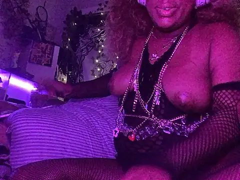 sexy_ebony_bunney (F young) - Ill drink a shot glass of pussy juice 🧃