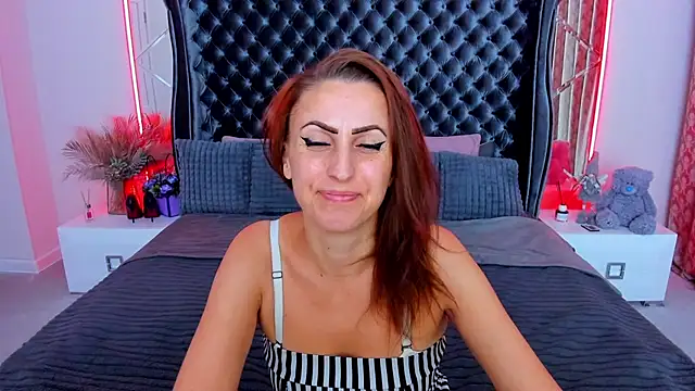 Rebecca_Diamond
