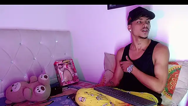 Angel_foxc13 live cam preview