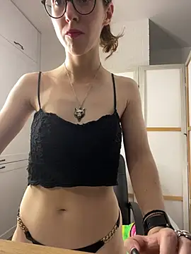 MartiniiSelenna live cam on StripChat