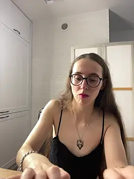 MartiniiSelenna live cam on StripChat