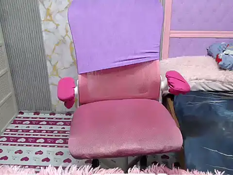 Hornyblaire18