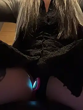 Holly_Play live cam