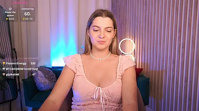 LucreciaStorm live cam on StripChat