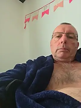 omene8 live cam on StripChat