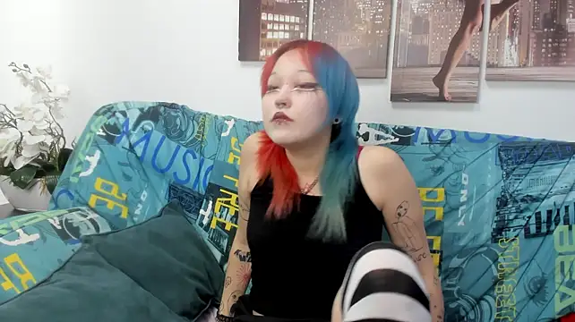 Cute__Kiko live cam on StripChat