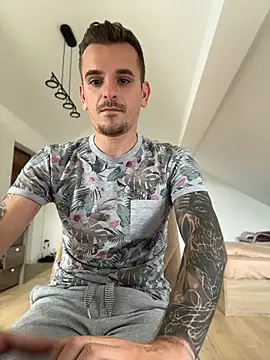 Huge_cock22cm live cam on StripChat