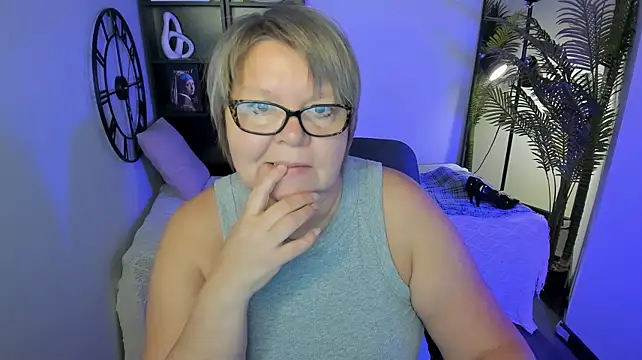 Shannonshine live cam on StripChat