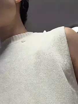 cici-2026 (F milf) - 众筹买大黑牛完成任务控制小粉5分钟