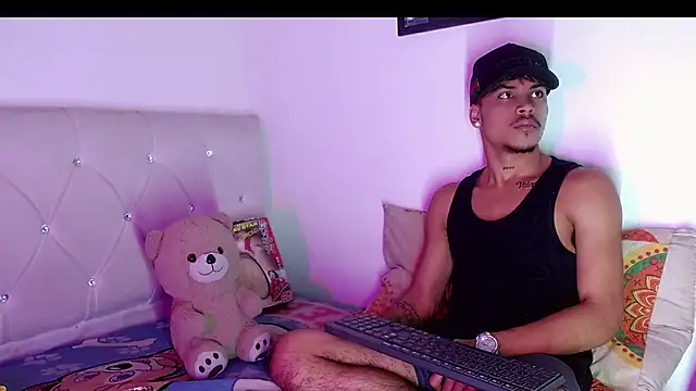 Angel_foxc13 live cam preview