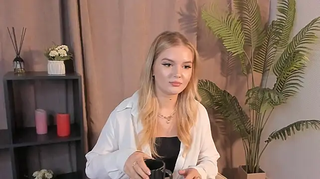 RuthieMalys live cam preview
