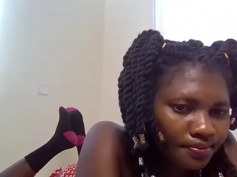 smallprettygal live cam preview