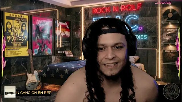 chino_roz live cam preview