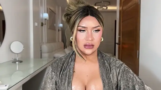 Your_Majesty_Tyra