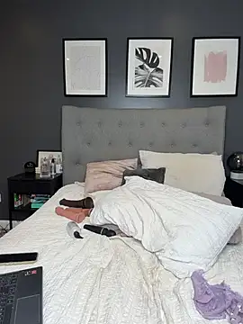 thirstygirlcece (F milf) - Tits out for 15 minutes 🍒😍