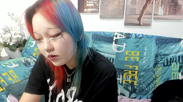 Cute__Kiko live cam on StripChat