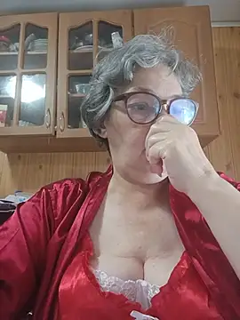 IrinaSweet54 live cam on StripChat