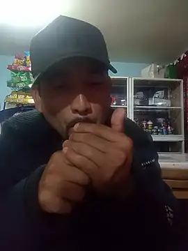 Ernesthot82 live sex cam